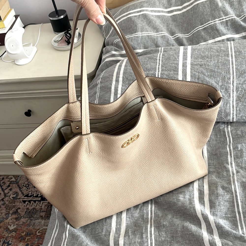 Salvatore Ferragamo Tote Leather Bag